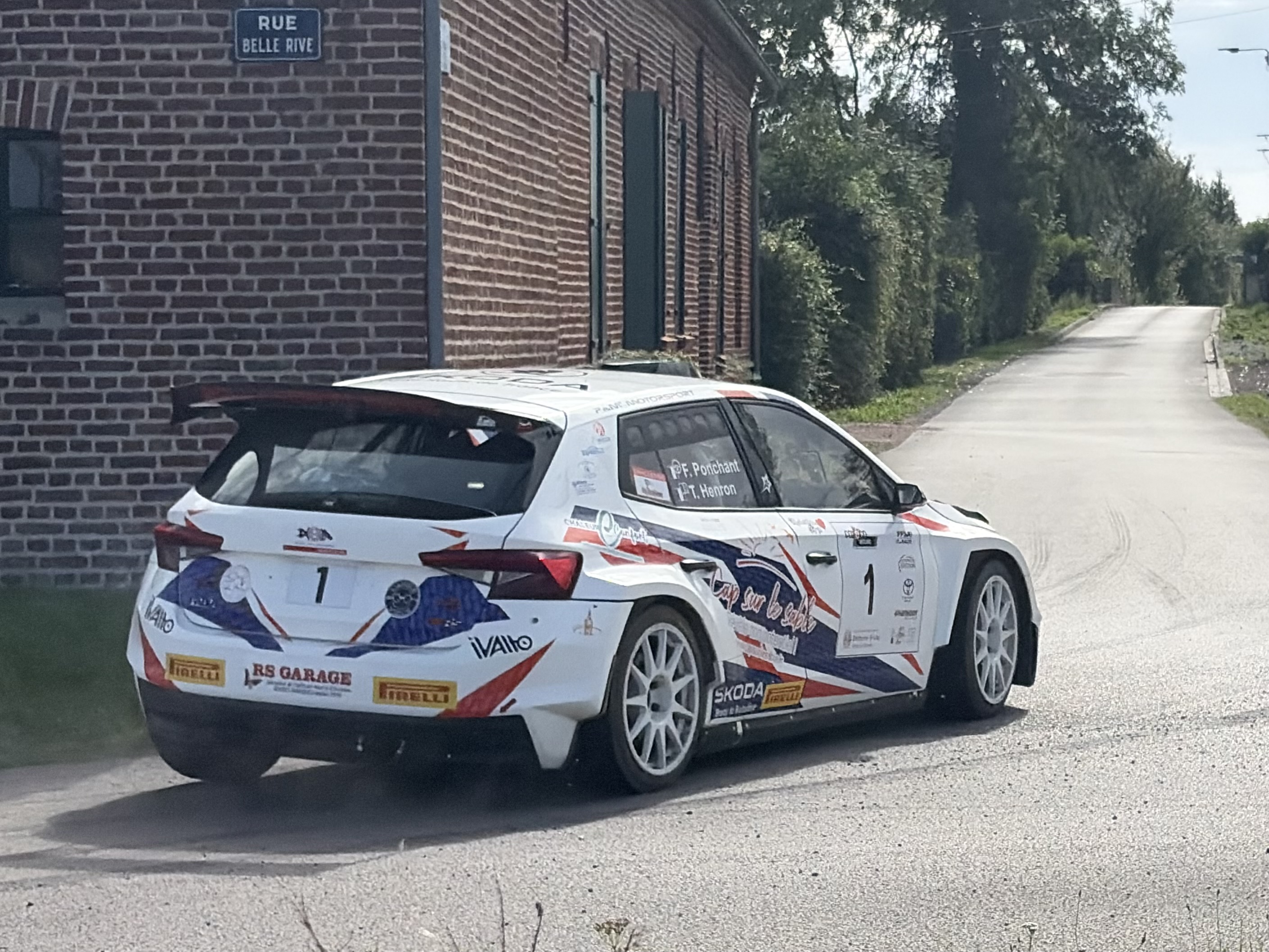 Škoda Fabia RS Rally2 n°1 — Rallye du bethunois 2026 — équipage PONCHANT Fabien / HENRON Thomas — photo de rallye