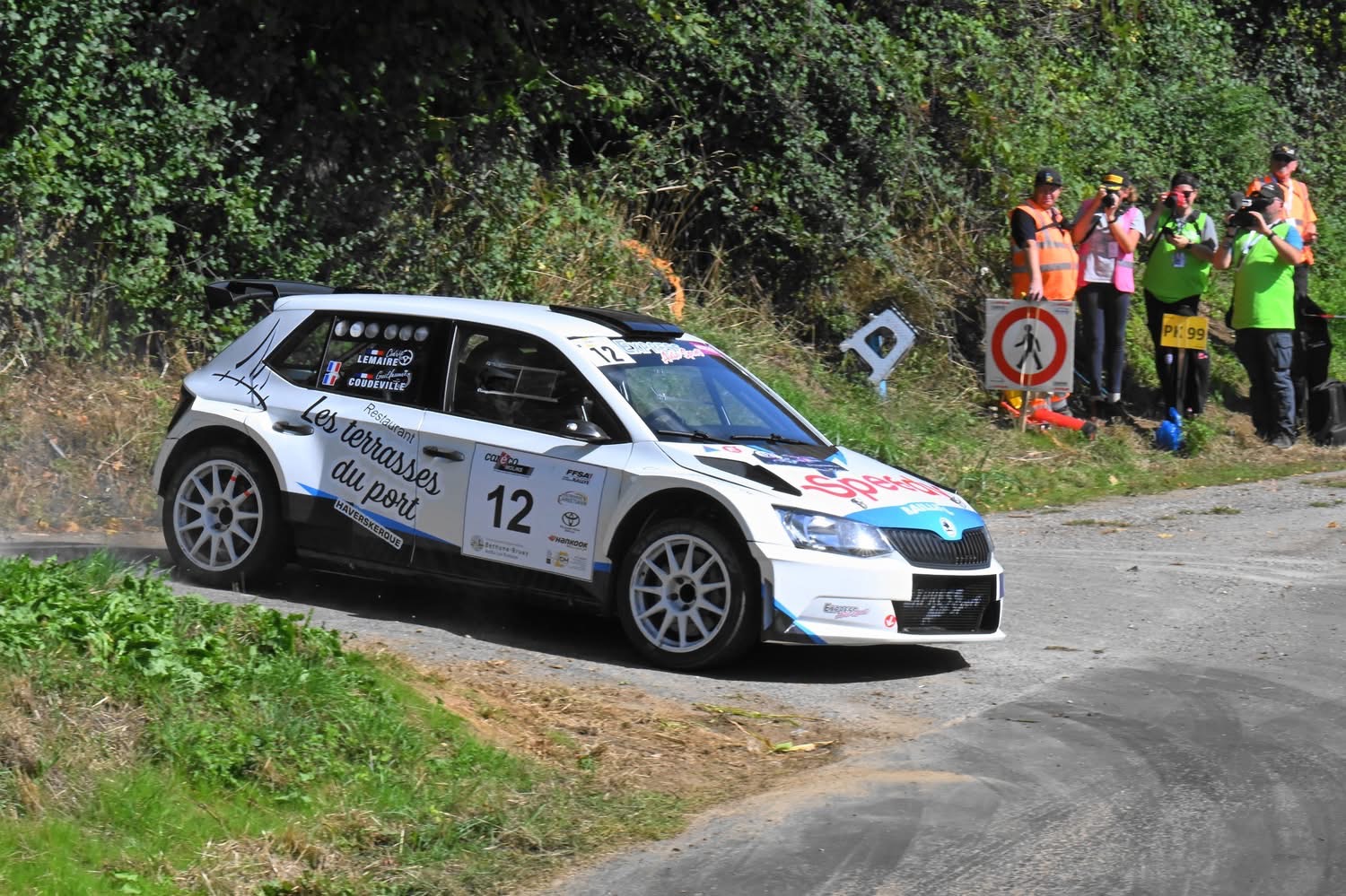 Škoda Fabia RS Rally2 n°12 — Rallye du bethunois 2026 — équipage LEMAIRE Cédric / COUDEVILLE Guillaume — photo de rallye