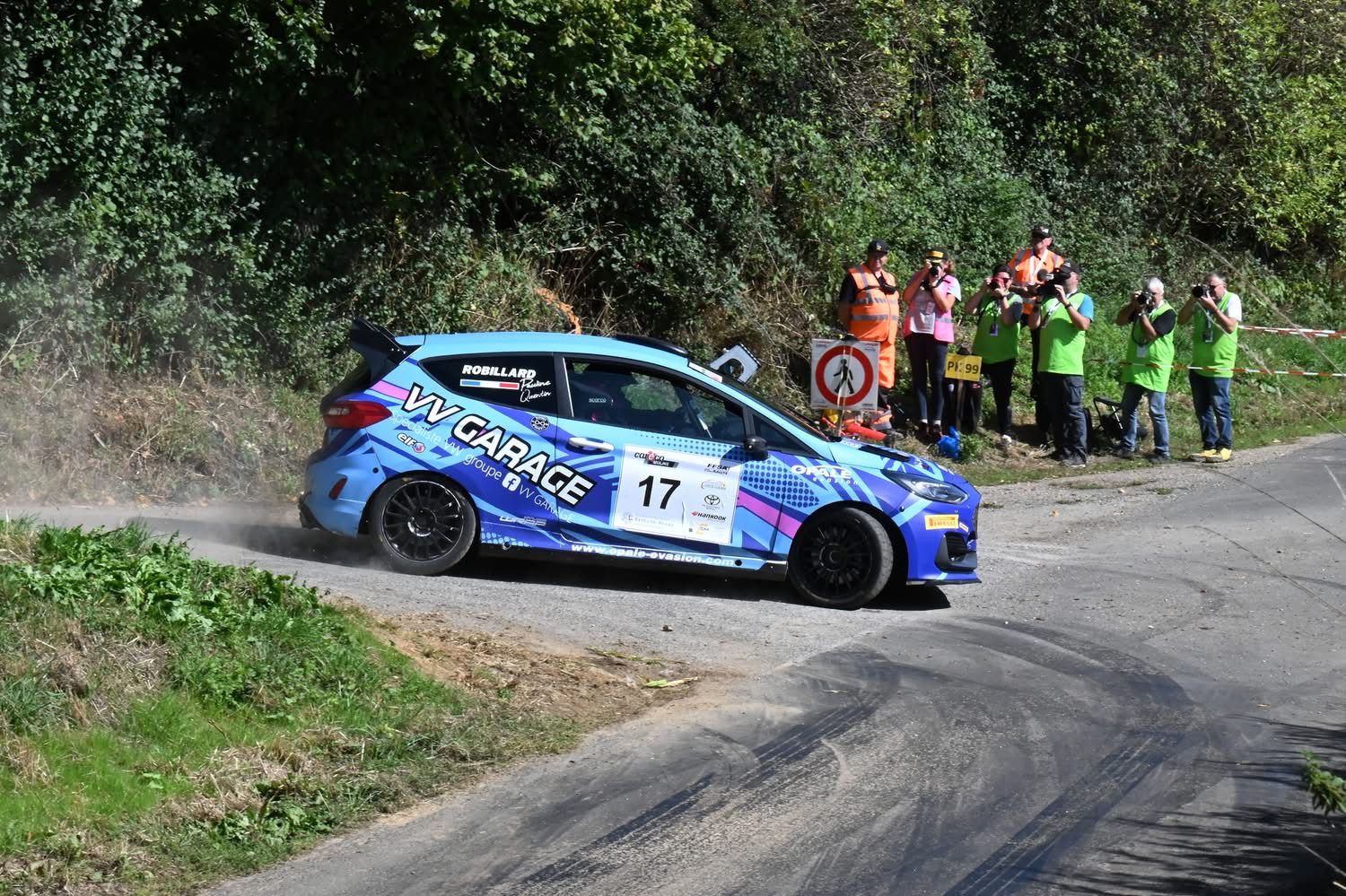 Ford Fiesta Rally2 n°17 — Rallye du bethunois 2026 — équipage ROBILLARD Steve — photo de rallye