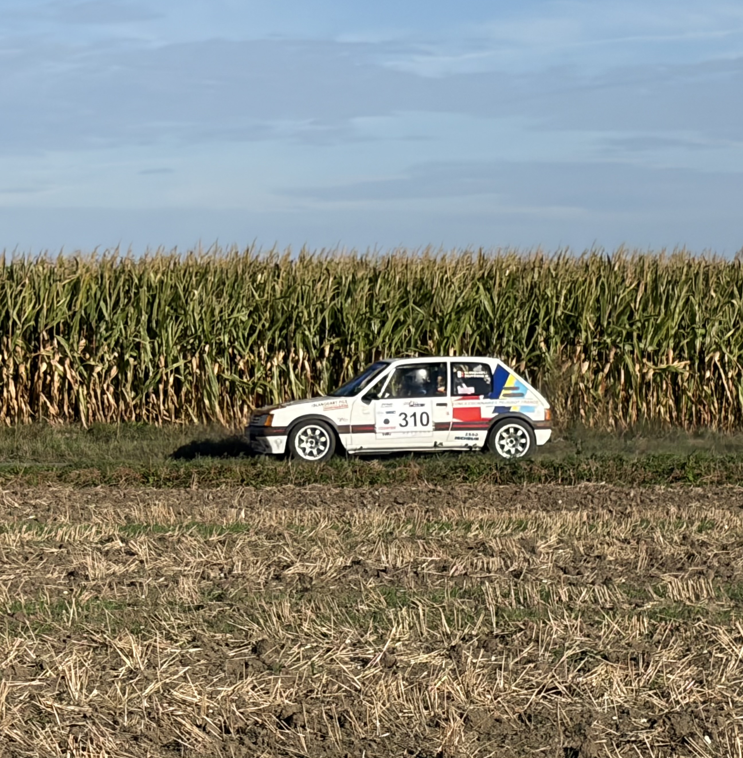 Peugeot 208 Rally4 n°310 — Rallye du bethunois 2026 — équipage BLANQUART Louis — photo de rallye