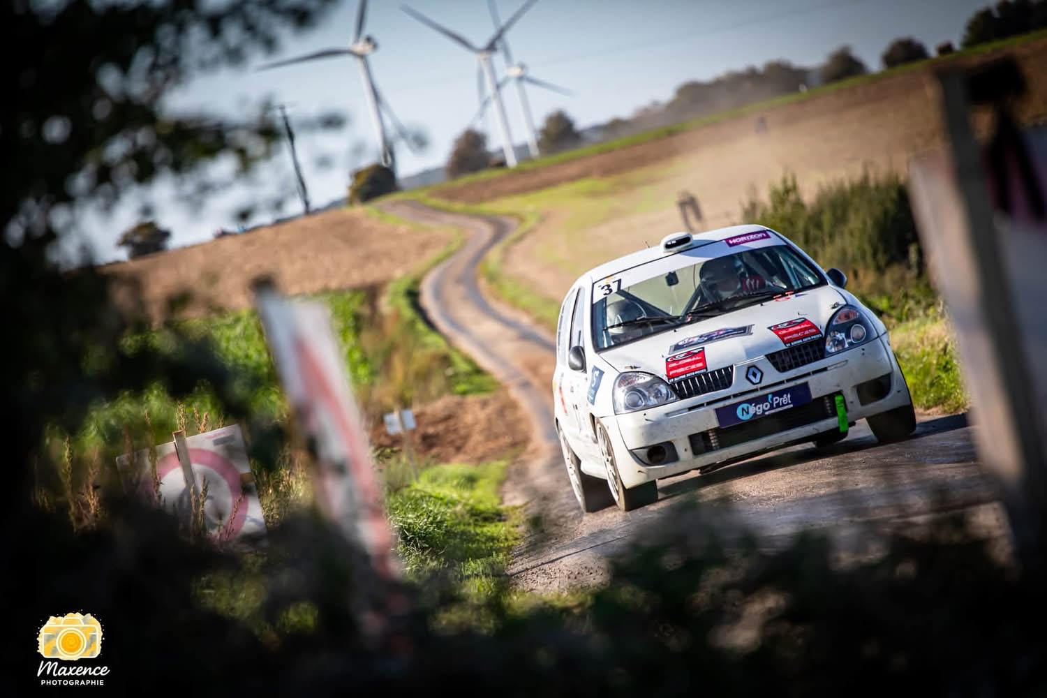 Renault Clio Rally3 n°37 — Rallye du bethunois 2026 — équipage BOCQUET Bruno / QUESTE Pascale — photo de rallye