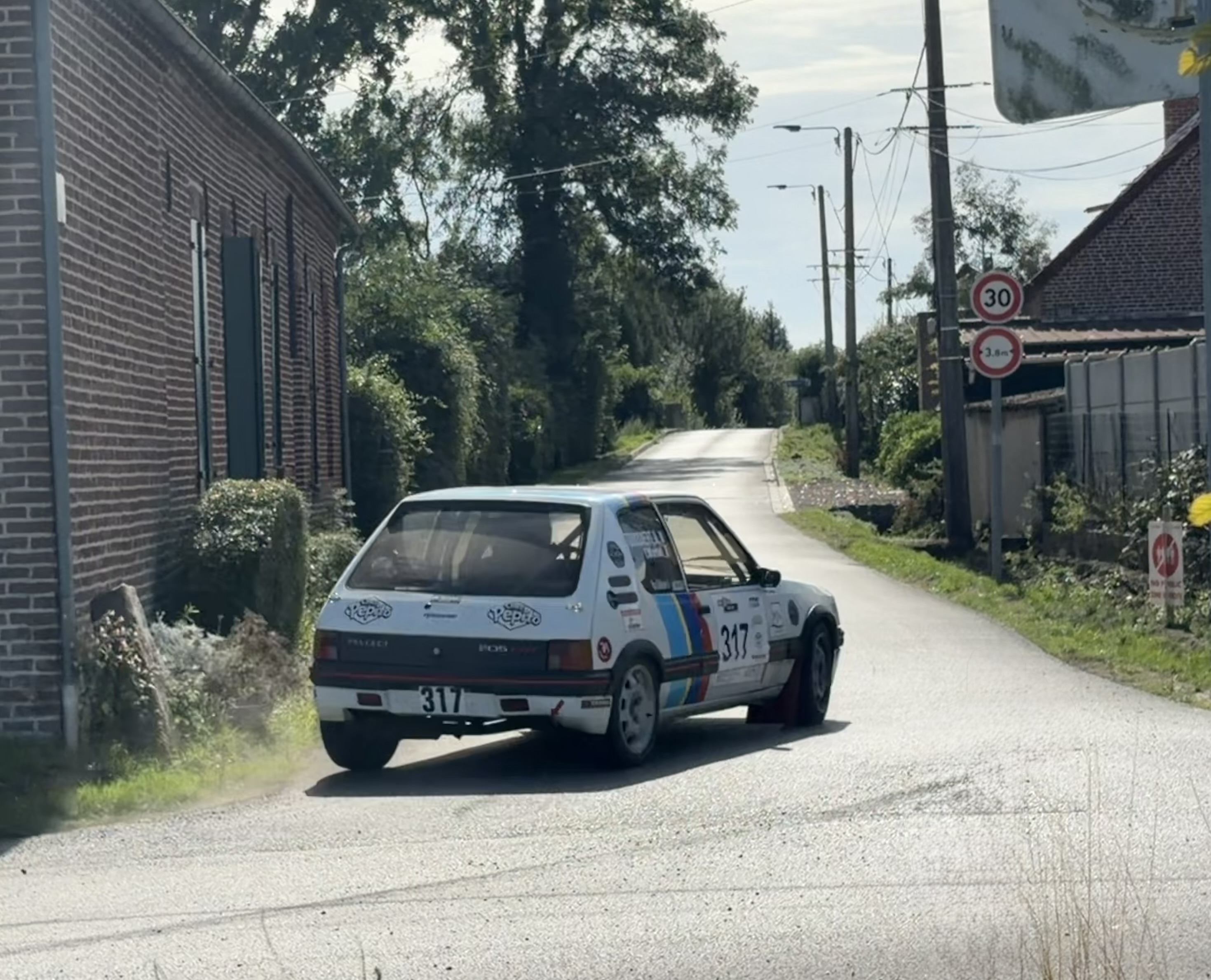 Peugeot 208 Rally4 n°317 — Rallye du bethunois 2026 — équipage MARTEL Yoann / TOUSSAERT Jean Luc — photo de rallye