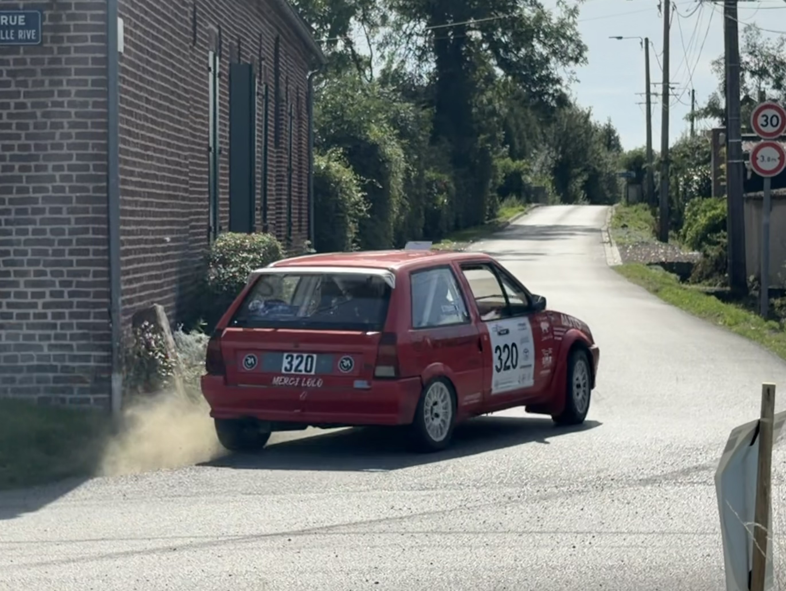 Citroën AX n°320 — Rallye du bethunois 2026 — équipage COUVREUR Christophe / TRIPIEZ Gregory — photo de rallye